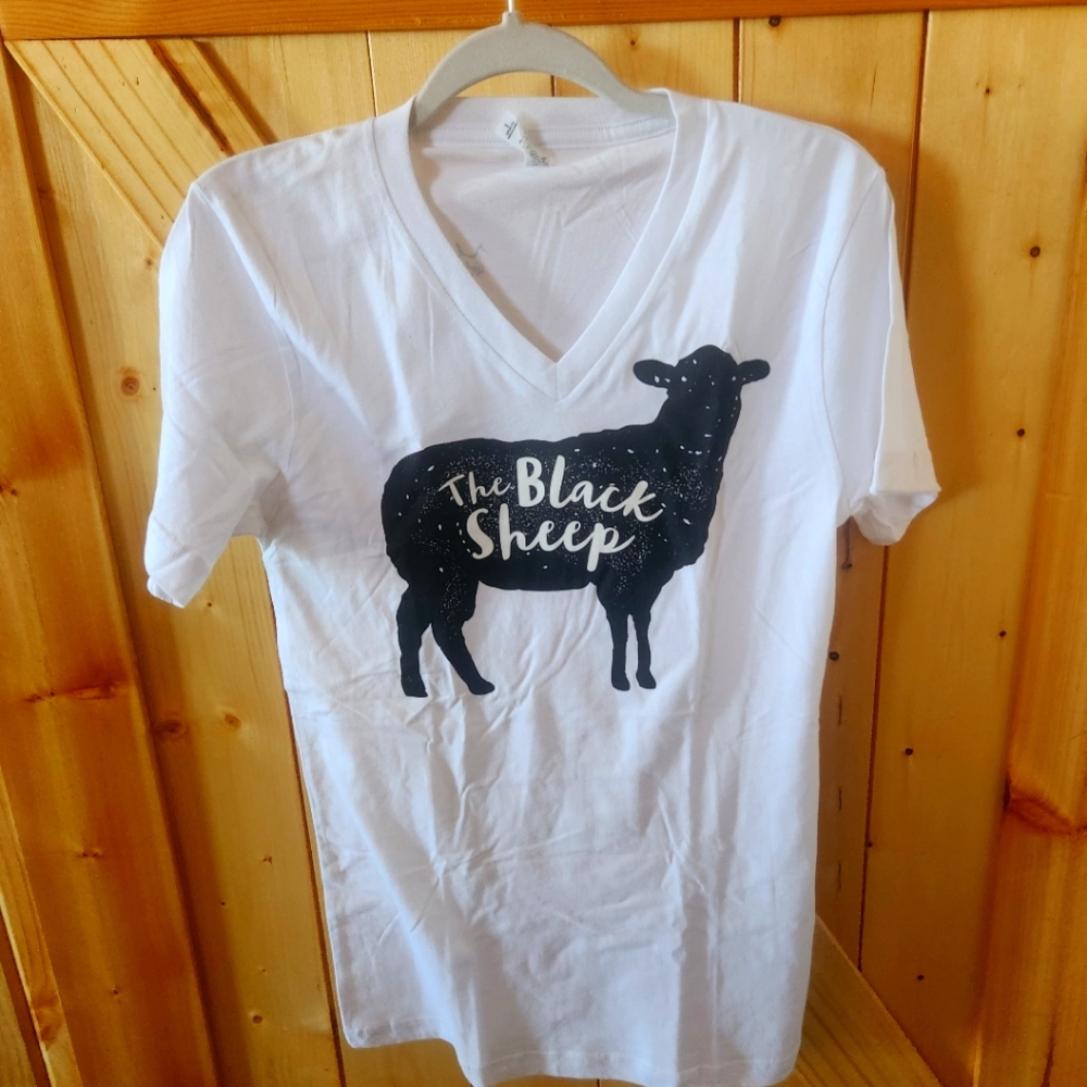 T-Shirts, Black sheep